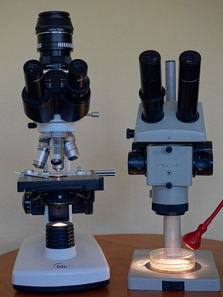 [ Big microscope equipment for travelling ]